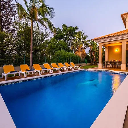 Holiday Home Albufeira Near Beaches & Pool * Албуфейра