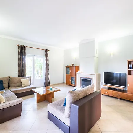 Villa Holiday Home Albufeira Near Beaches & Pool