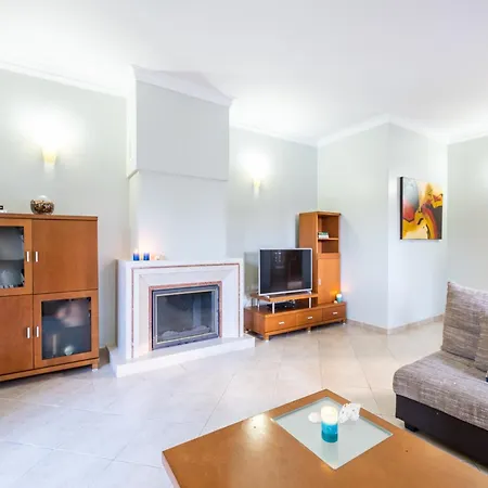 Holiday Home Albufeira Near Beaches & Pool * Албуфейра