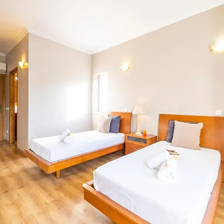 Holiday Home Albufeira Near Beaches & Pool Албуфейра