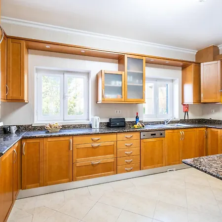 Holiday Home Albufeira Near Beaches & Pool Албуфейра