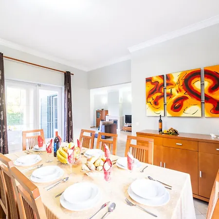 Holiday Home Albufeira Near Beaches & Pool Вилла *