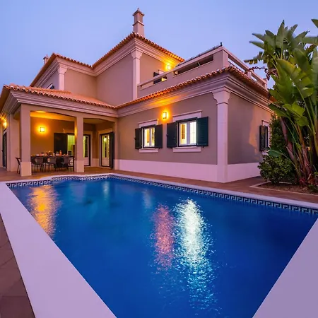 Holiday Home Albufeira Near Beaches & Pool Vila